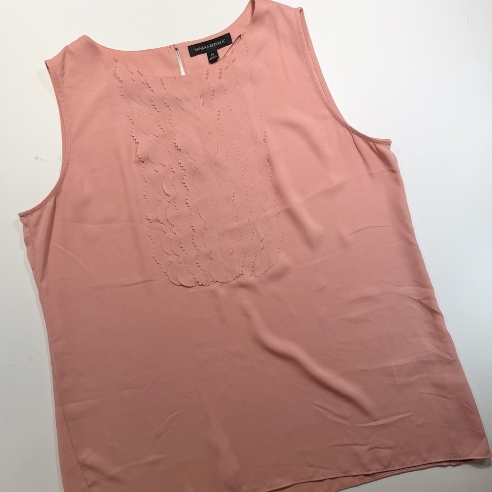 Banana Republic M Women's Pink Sleeveless Top‎ Scallop Front Detail Classic